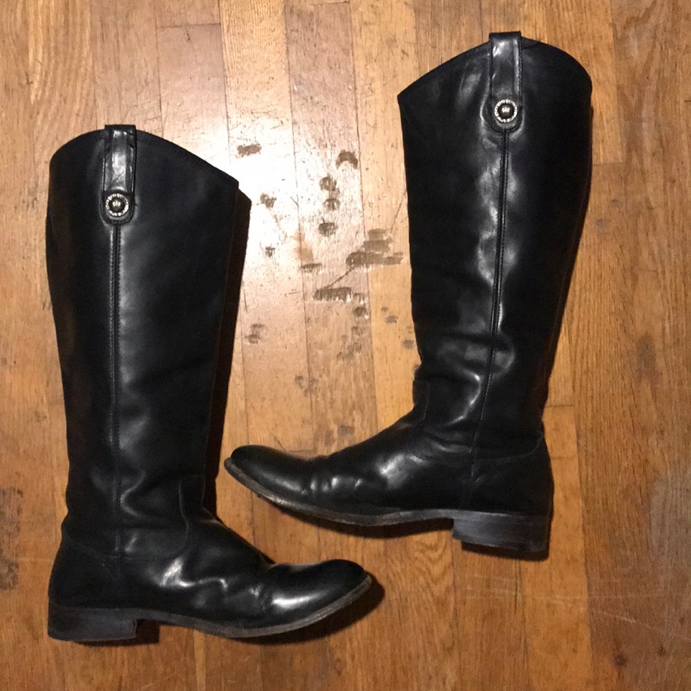 Frye
Women's Melissa Button 2 Tall Leather Boots